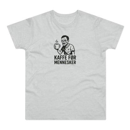 Kaffe før mennesker T-shirt | Sjov zombie T-shirt med humor til kaffeelskere, kollegaer og morgentrætte